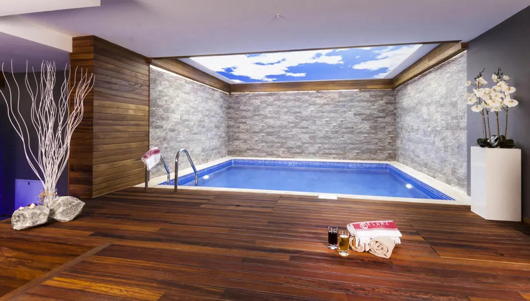Mimari Fotoğraf Çekimi İzmir — Elara Hotel Dış Cephe Aydınlatması — mertakdurak.com — 12