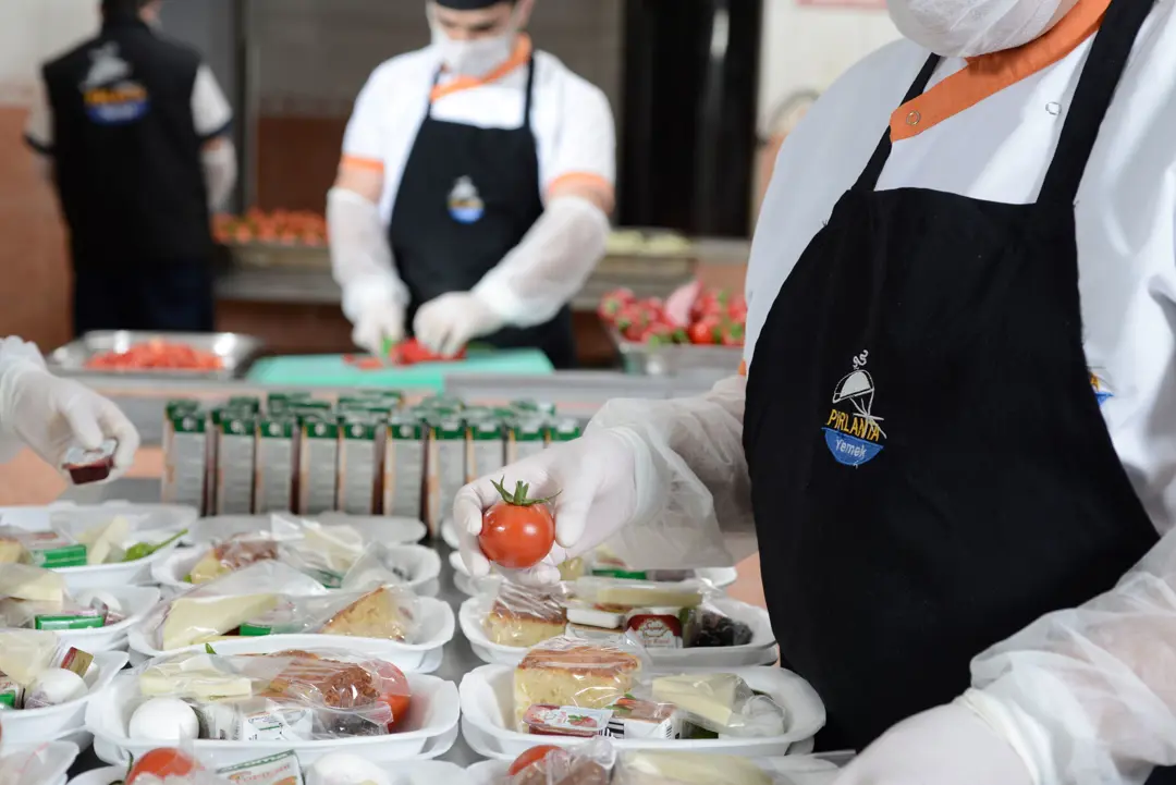 Fabrika Fotoğraf Çekimi İzmir — Pırlanta Yemek Endüstriyel Aydınlatma — mertakdurak.com — 15