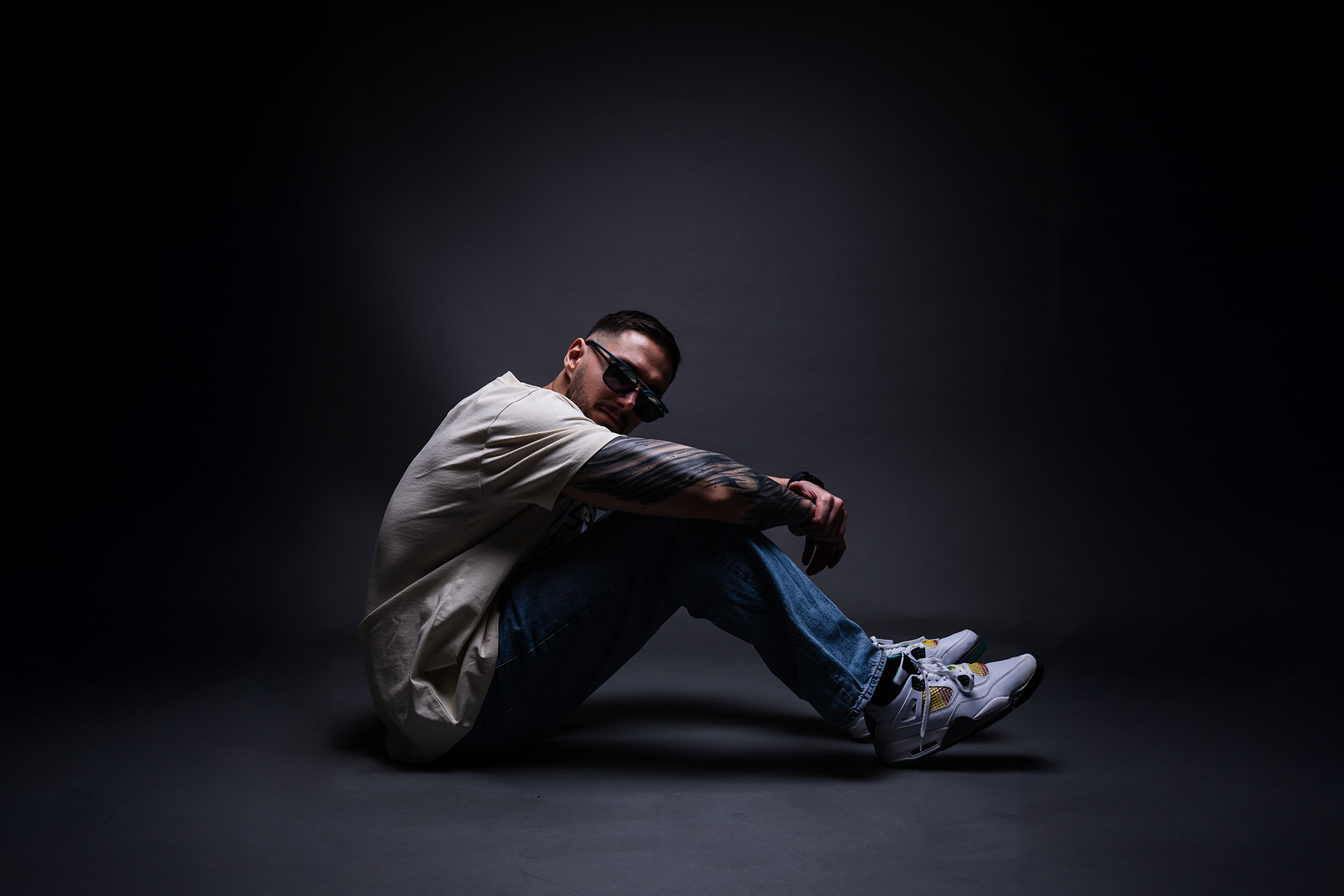 DJ Astral - Stüdyo Sanatçı Fotoğraf Çekimi İzmir