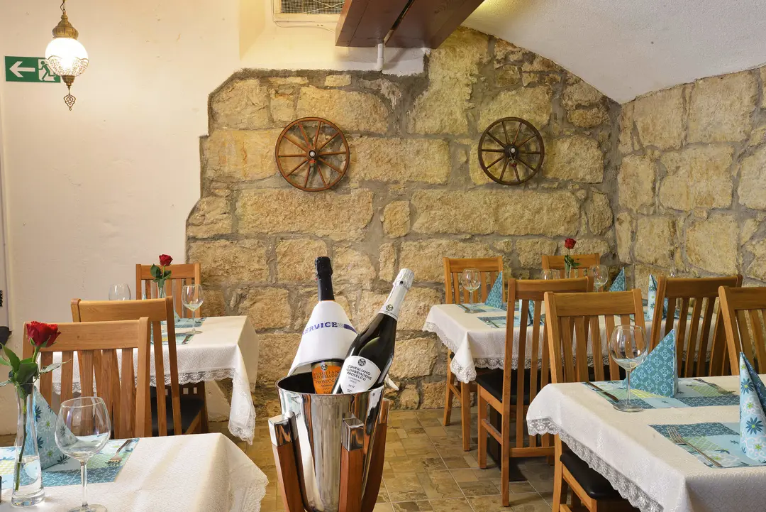 Mimari Fotoğraf Çekimi İzmir — Orient Grill Uzun Pozlama Tekniği — mertakdurak.com — 17