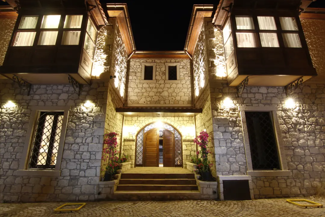 Mimari Fotoğraf Çekimi İzmir — D'Core Alaçatı Hotel Masa Düzeni Detayı — mertakdurak.com