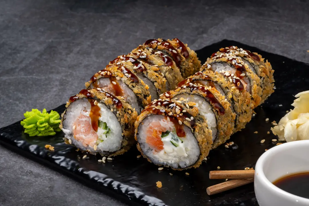 Çıtır Somon Roll — Vibe Sushi İzmir Buca sushi fotoğraf çekimi, açılı çekim (2) | Mert Akdurak