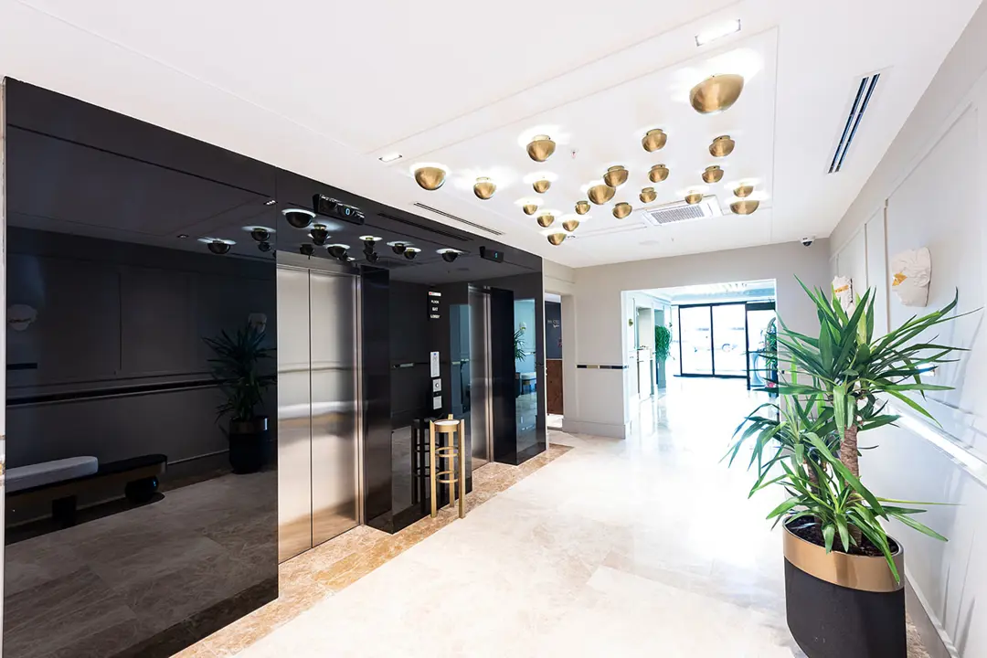 Mimari Fotoğraf Çekimi İzmir — İBOS Hotel Ayna Yansımaları — mertakdurak.com — 20