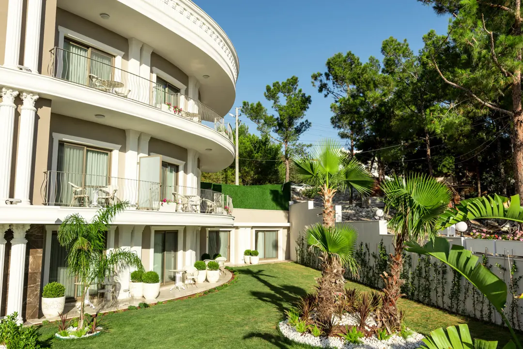 Mimari Fotoğraf Çekimi İzmir — AS Hotel Bahçe ve Peyzaj Düzenlemesi — mertakdurak.com