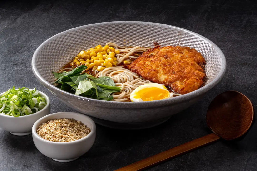 Tavuk Katsu Ramen — Vibe Sushi İzmir Buca sushi fotoğraf çekimi, açılı çekim | Mert Akdurak