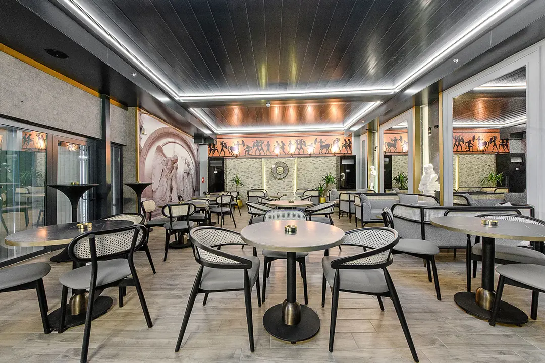 Mimari Fotoğraf Çekimi İzmir — İBOS Hotel Ayna Yansımaları — mertakdurak.com — 22