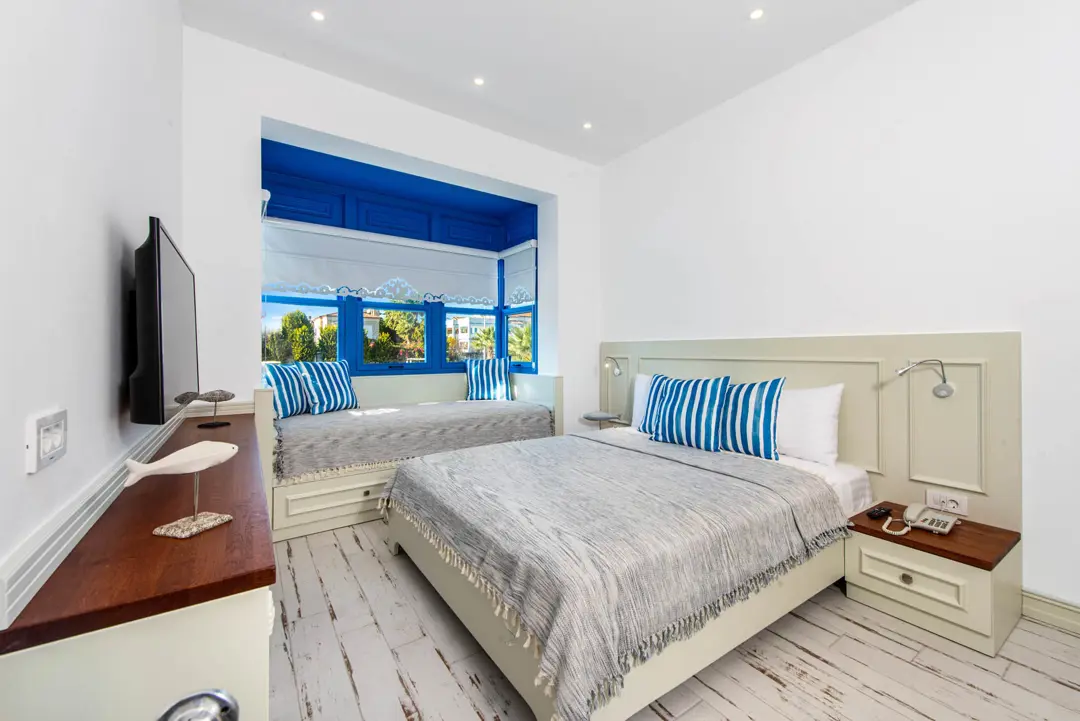 Mimari Fotoğraf Çekimi İzmir — Rhodium Hotel Atmosferik Aydınlatma — mertakdurak.com