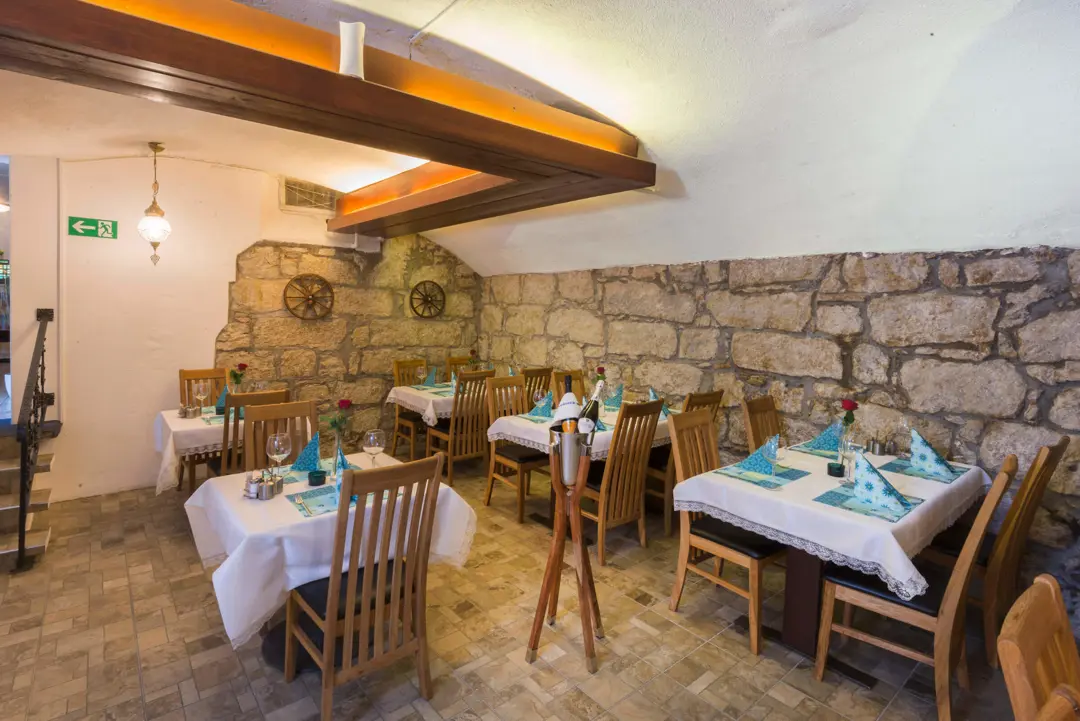 Mimari Fotoğraf Çekimi İzmir — Orient Grill Uzun Pozlama Tekniği — mertakdurak.com — 18