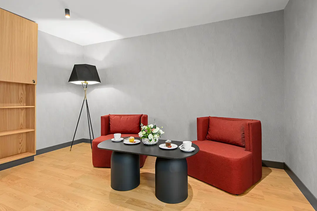 Mimari Fotoğraf Çekimi İzmir — İBOS Hotel Ayna Yansımaları — mertakdurak.com — 17