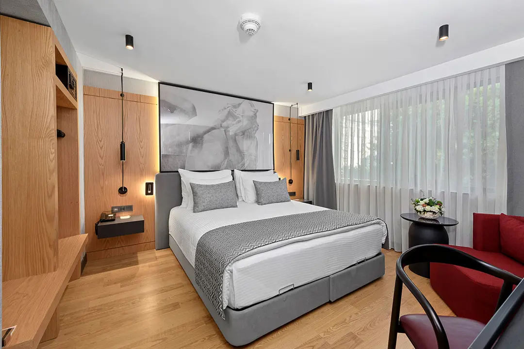 Mimari Fotoğraf Çekimi İzmir — İBOS Hotel Modern Lobi Tasarımı — mertakdurak.com