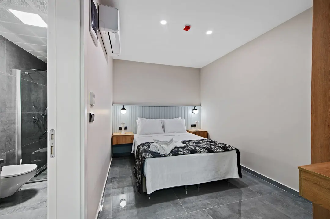 Mimari Fotoğraf Çekimi İzmir — Kadagan Suites Renk Kontrastı — mertakdurak.com