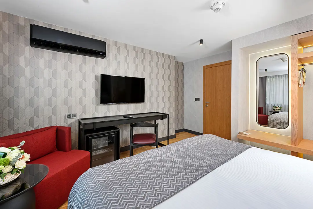 Mimari Fotoğraf Çekimi İzmir — İBOS Hotel Ayna Yansımaları — mertakdurak.com — 15