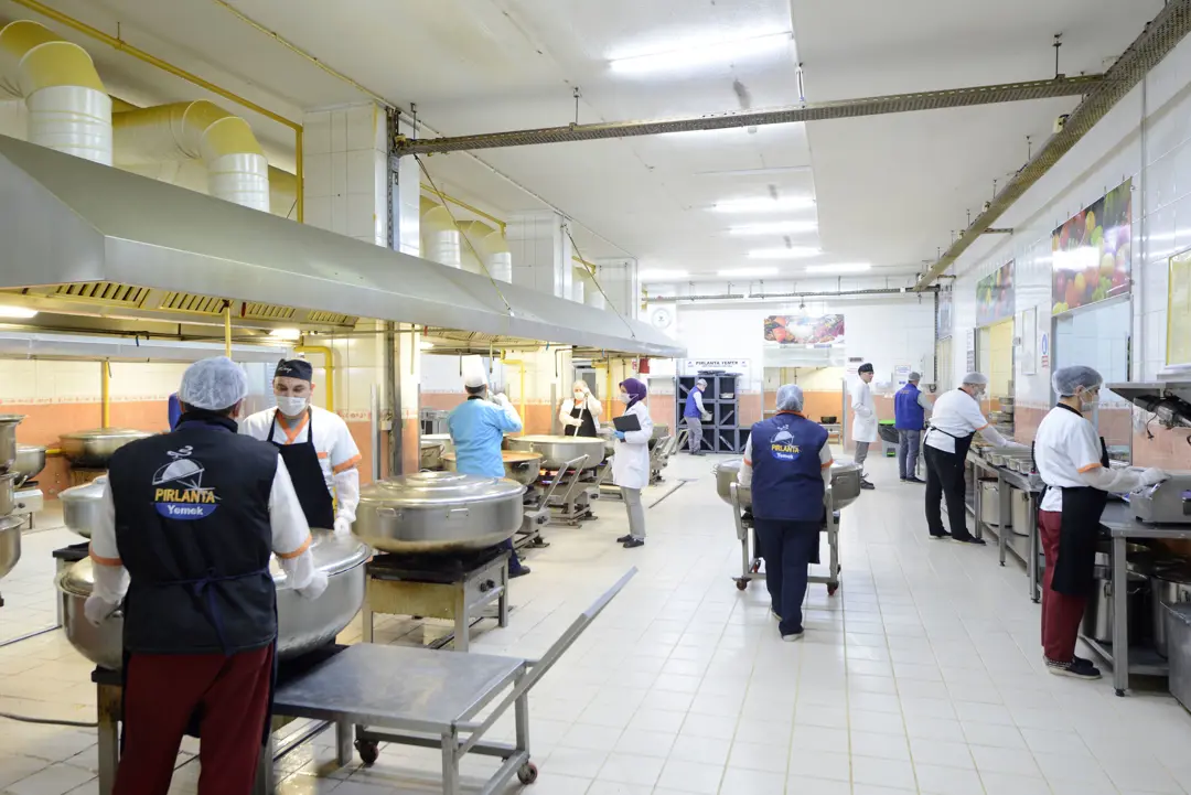 Fabrika Fotoğraf Çekimi İzmir — Pırlanta Yemek Metal Doku — mertakdurak.com