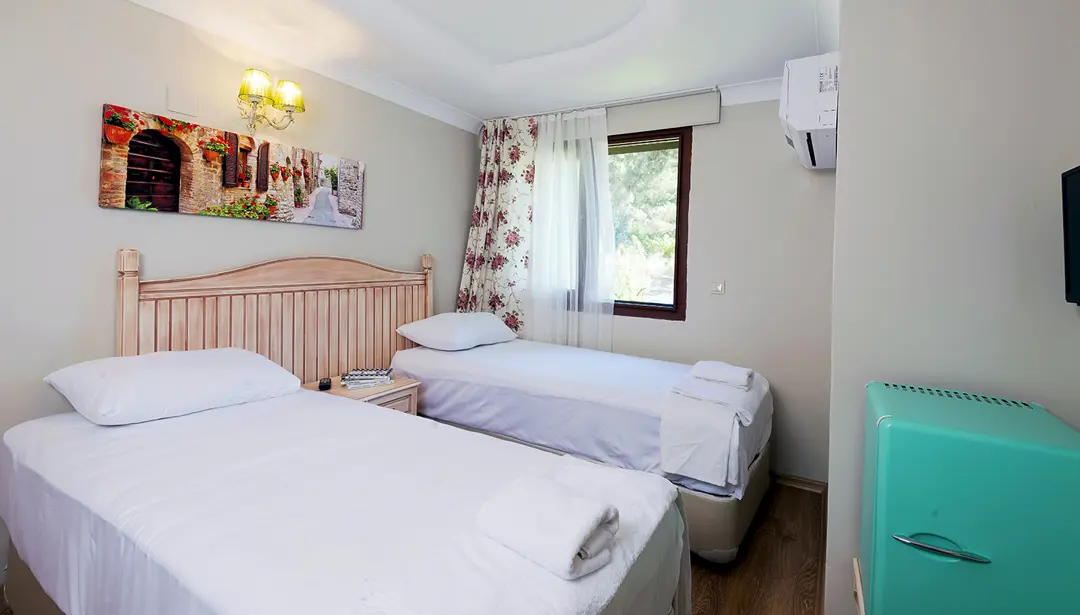Mimari Fotoğraf Çekimi İzmir — Belizi-Köyce Hotel Ahşap ve Tekstil Doku — mertakdurak.com