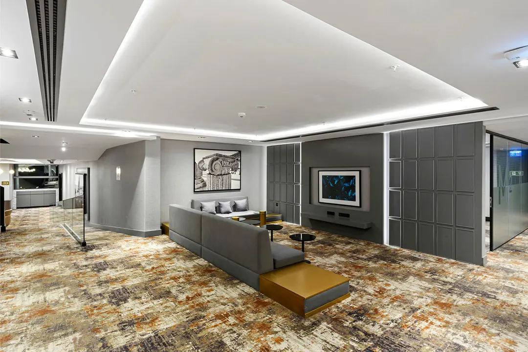 Mimari Fotoğraf Çekimi İzmir — Radisson Otel Işık ve Gölge Oyunu — mertakdurak.com