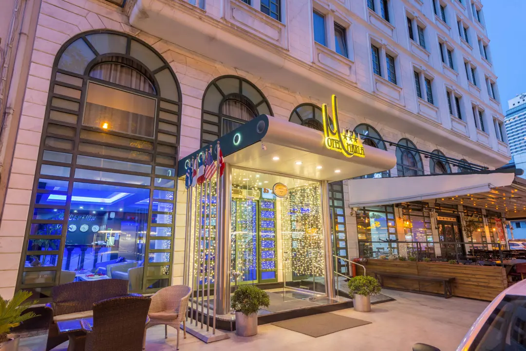 Mimari Fotoğraf Çekimi İzmir — Marla Hotel Gün Batımı Işığı — mertakdurak.com