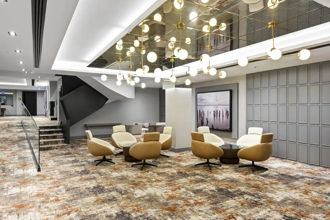 Mimari Fotoğraf Çekimi İzmir — Radisson Otel Modern Tasarım — mertakdurak.com