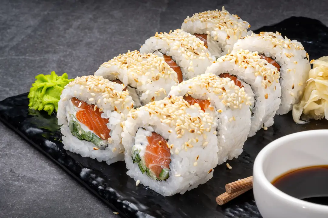 Philadelphia Roll — Vibe Sushi İzmir Buca sushi fotoğraf çekimi, açılı çekim | Mert Akdurak