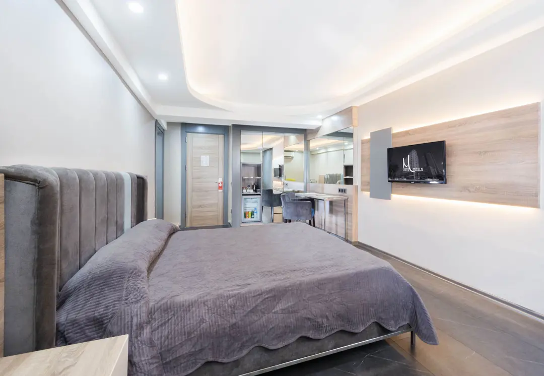 Mimari Fotoğraf Çekimi İzmir — Marla Hotel Bina Silüeti — mertakdurak.com