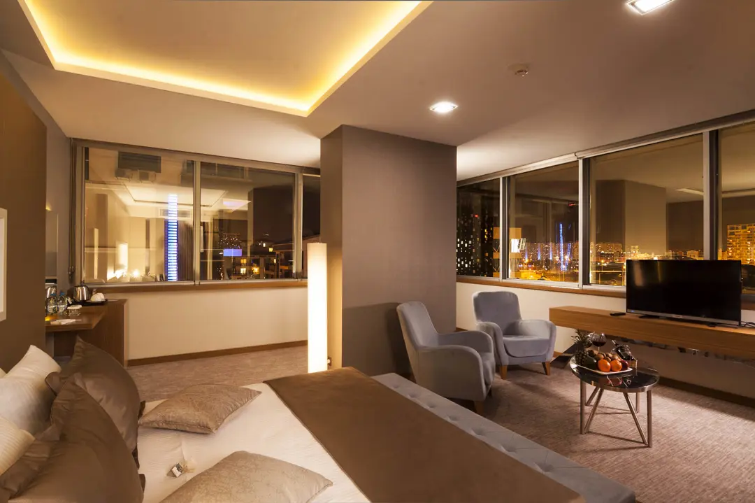 Mimari Fotoğraf Çekimi İzmir — Elara Hotel Perspektif Kompozisyon — mertakdurak.com