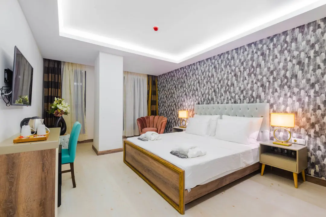 Mimari Fotoğraf Çekimi İzmir — Mayla Golden Horn Hotel Doğal Aydınlatma — mertakdurak.com
