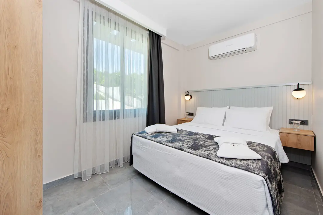 Mimari Fotoğraf Çekimi İzmir — Kadagan Suites Modern Bina Cephesi — mertakdurak.com — 24