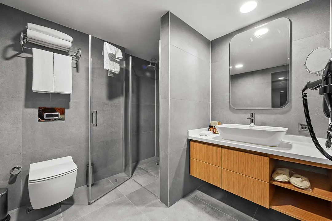 Mimari Fotoğraf Çekimi İzmir — İBOS Hotel Ayna Yansımaları — mertakdurak.com — 25