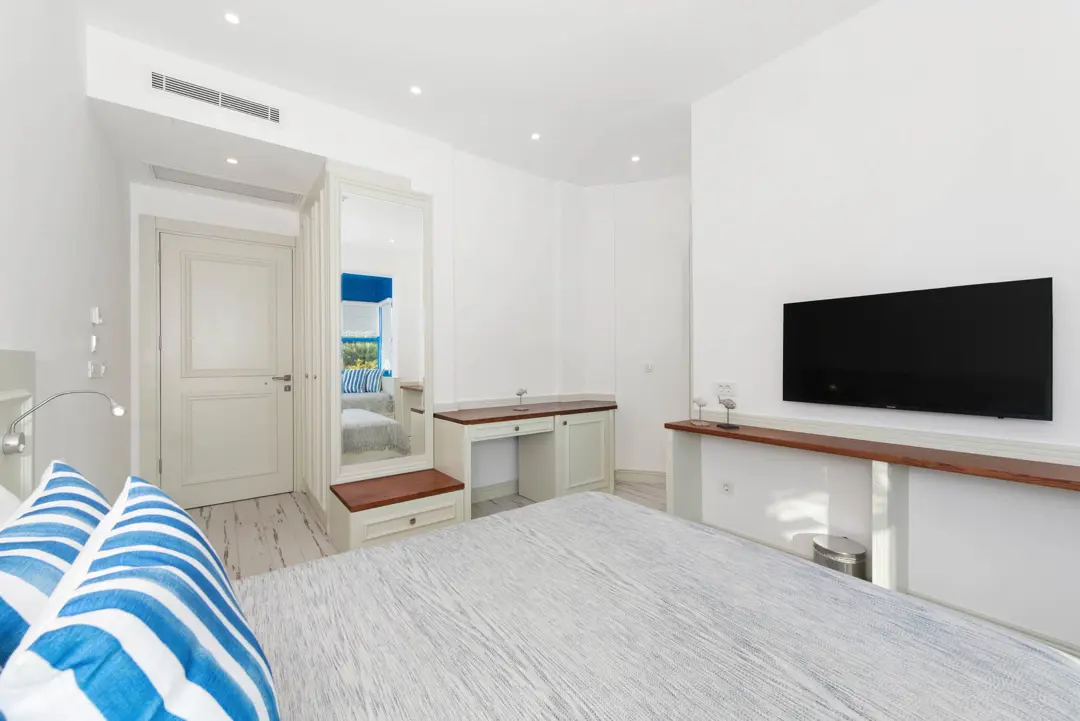 Mimari Fotoğraf Çekimi İzmir — Rhodium Hotel Dinamik Kompozisyon — mertakdurak.com