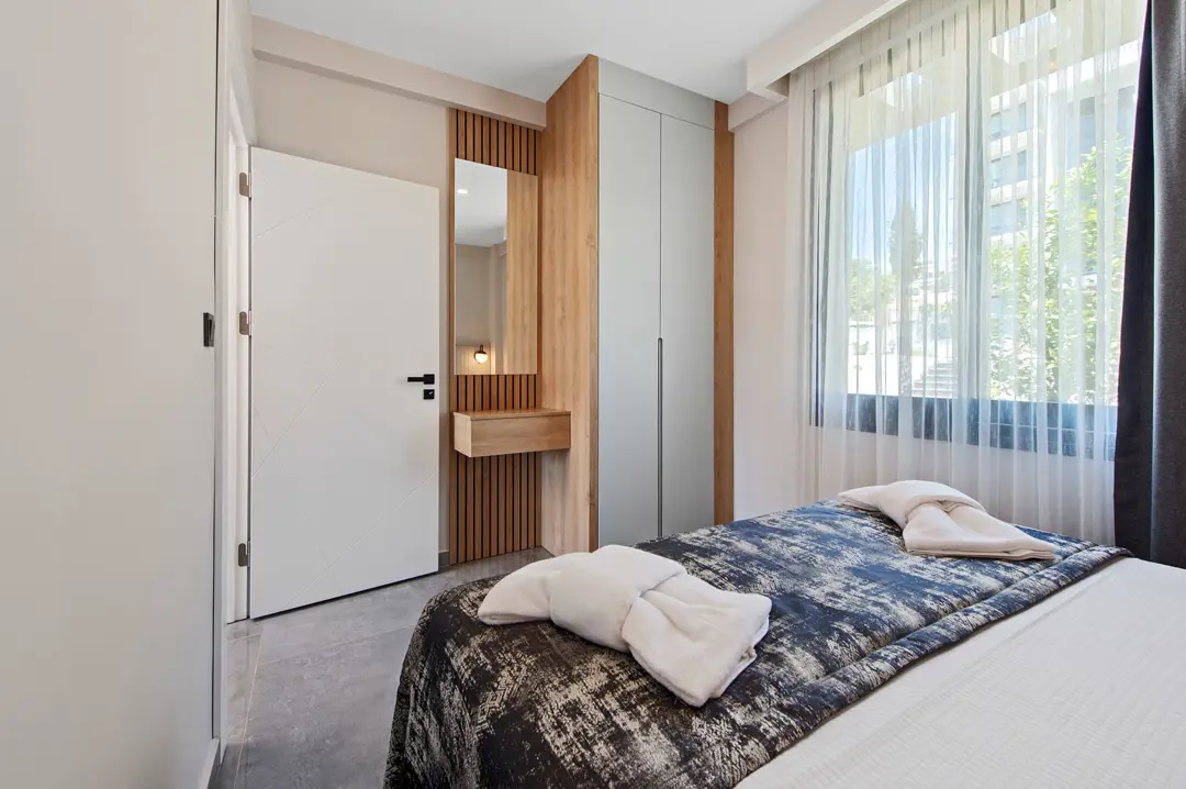 Mimari Fotoğraf Çekimi İzmir — Kadagan Suites Modern Bina Cephesi — mertakdurak.com — 23