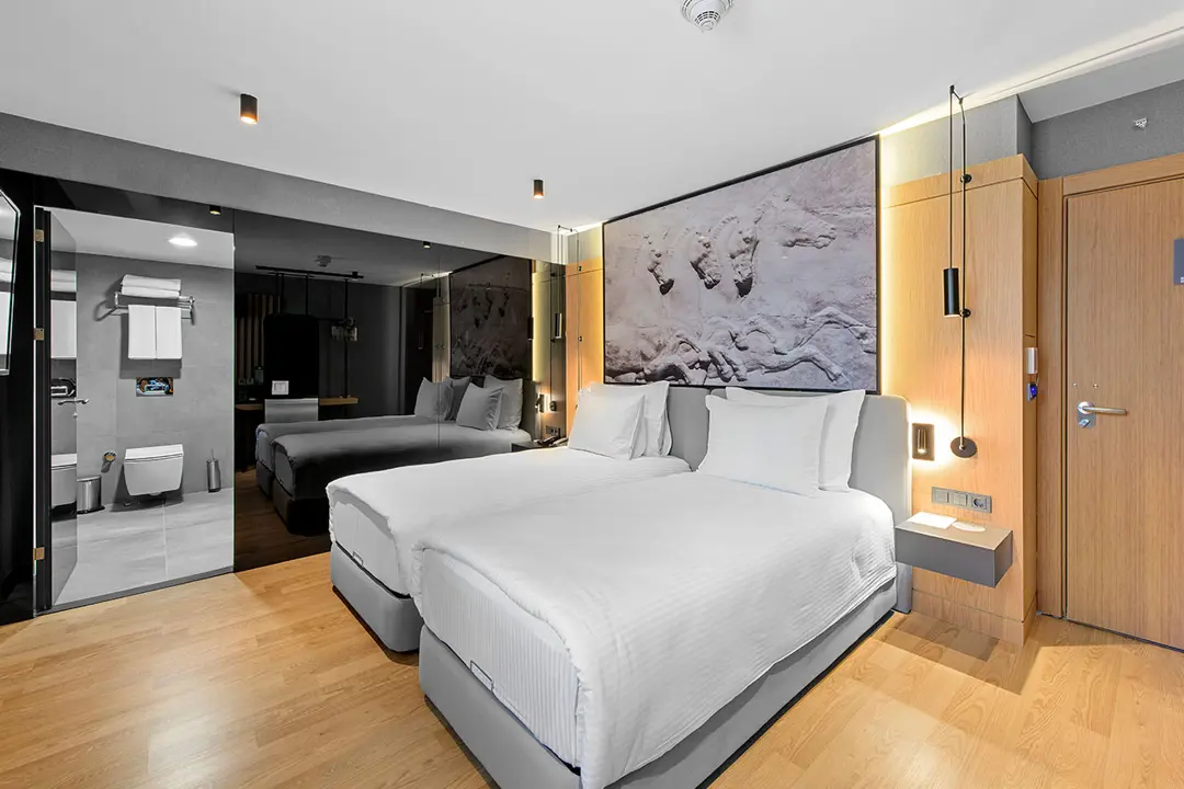 Mimari Fotoğraf Çekimi İzmir — İBOS Hotel Mermer Zemin Doku Detayı — mertakdurak.com